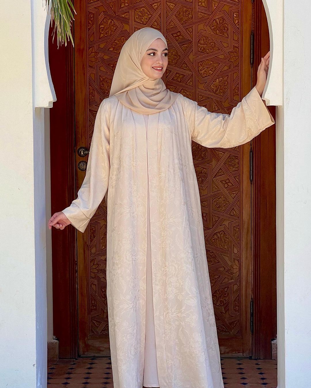 Abaya Amira